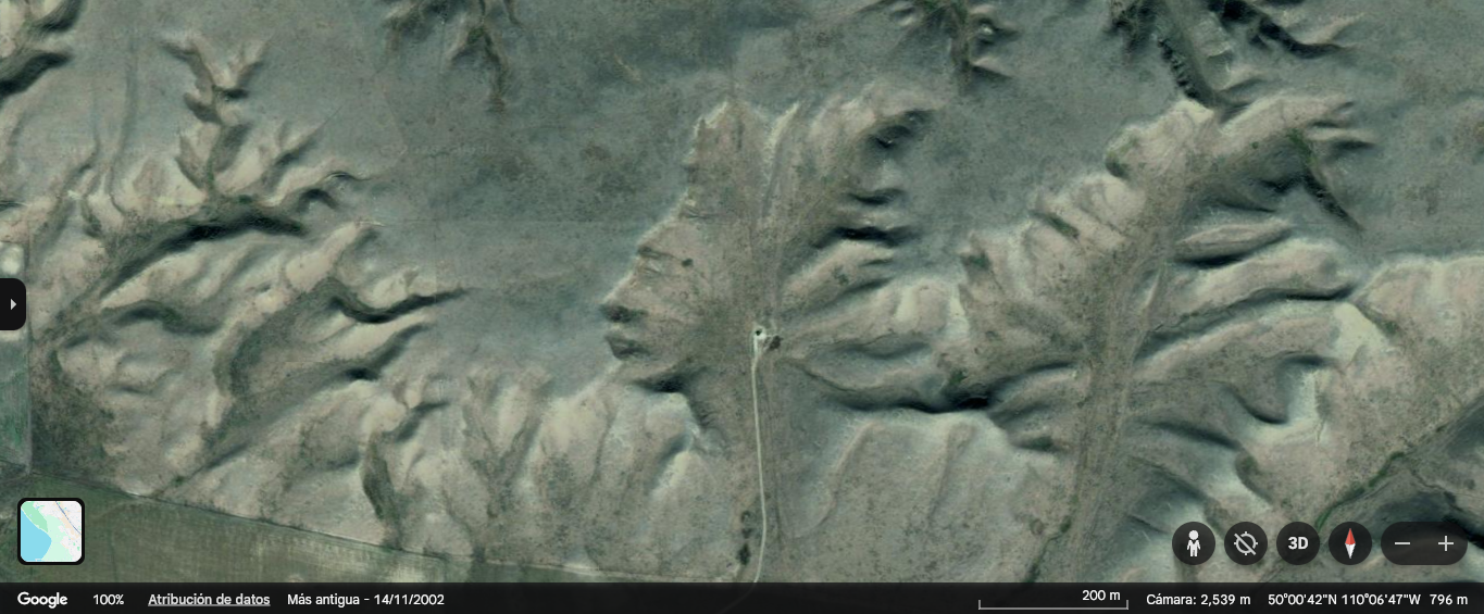 Vista aérea del hombre de badlands en Canadá