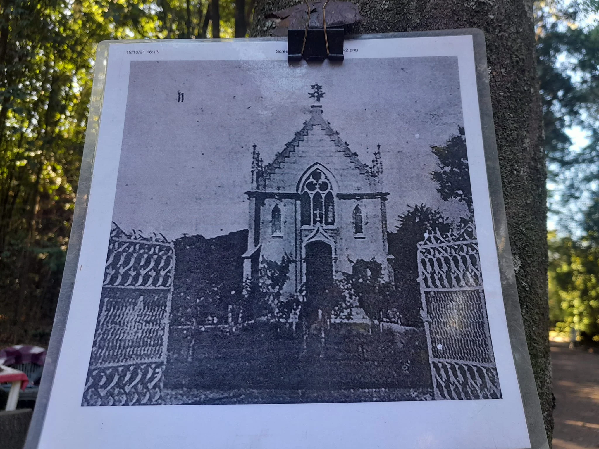 Capilla de montelen en pie